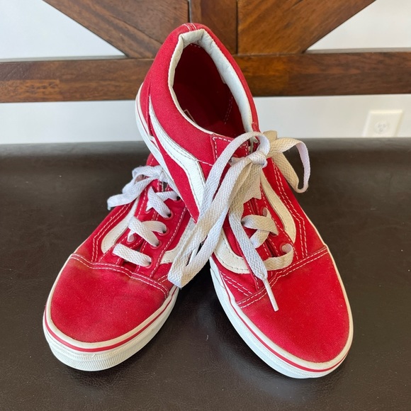 Vans Other - Vans old skool core classic skater sneaker in a youth 3.5